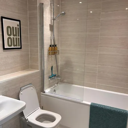 Cloud Serviced Properties - Lovely One Bed With Sofa Bed - Bracknell Exterior photo