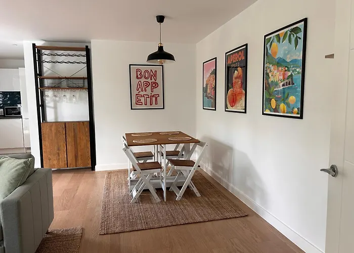 Cloud Serviced Properties - Lovely One Bed With Sofa Bed - Bracknell